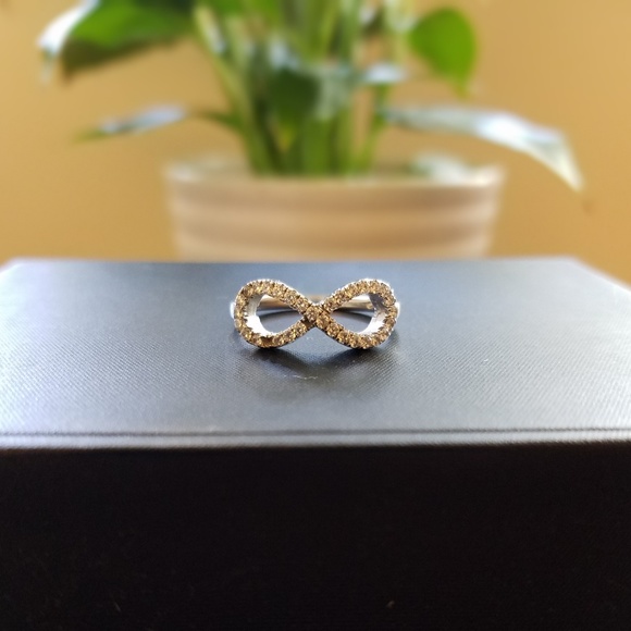 Jewelry - 925 Sterling Silver Infinity Ring 🌙